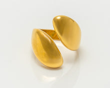Load image into Gallery viewer, GIMMIE A HUG RING