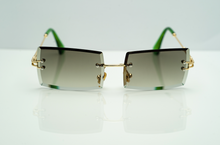 Load image into Gallery viewer, GREEN VINTAGE SUNGLASSES