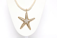 Load image into Gallery viewer, Star Necklace