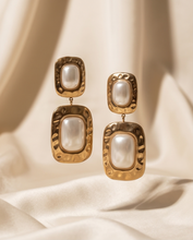 Load image into Gallery viewer, Double Pearl Earrings