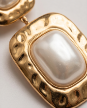 Load image into Gallery viewer, Double Pearl Earrings