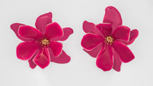 Load image into Gallery viewer, PINK FLOWER STUDS