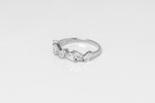 Load image into Gallery viewer, ROCKY DIAMOND RING