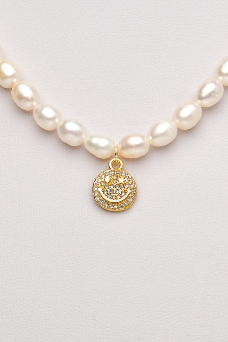 DIAMOND SMILEY PEARL NECKLACE